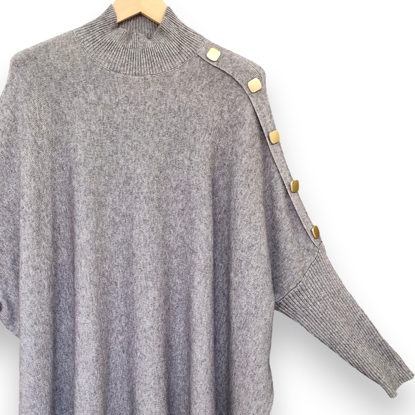 Maxi Maglia con Bottoni Dorati Ivonne